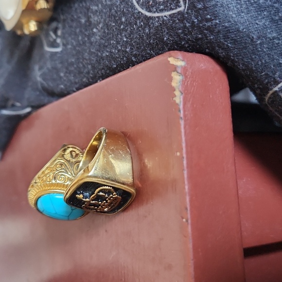 2 Set 10k Rings - Picture 3 of 4